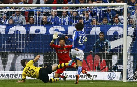 Football Soccer - FC Schalke 04 v BVB Dortmund - German Bundesliga - Veltins Arena , Gelsenkirchen, 10/04/16 Schalke 04's Leroy Sane scores the first goal against Borussia Dortmund REUTERS/Wolfgang Rattay