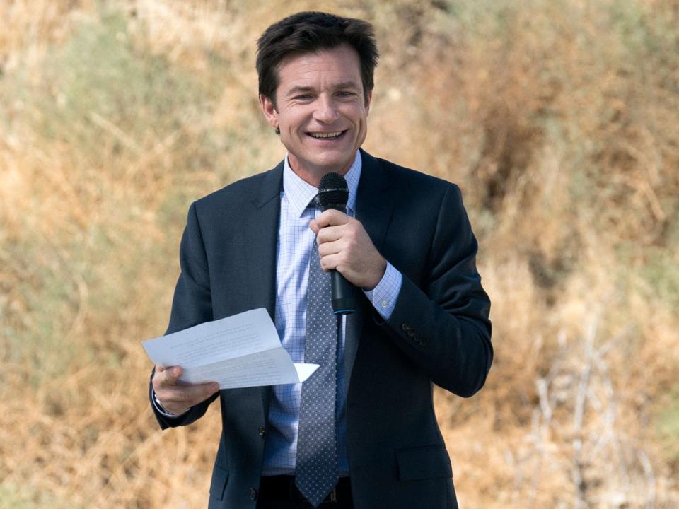 ... Jason Bateman ("Hancock", "Kill the Boss"), der zuletzt als Hauptdarsteller und Regisseur mit "Ozark" eine düstere Netflix-Serie ablieferte, erneut in der skurrilen Comedy "Arrested Development" (Bild) brillierte und einen Stern auf dem "Walk of Fame" in Hollywood bekam. (Bild: Saeed Adyani/Netflix)