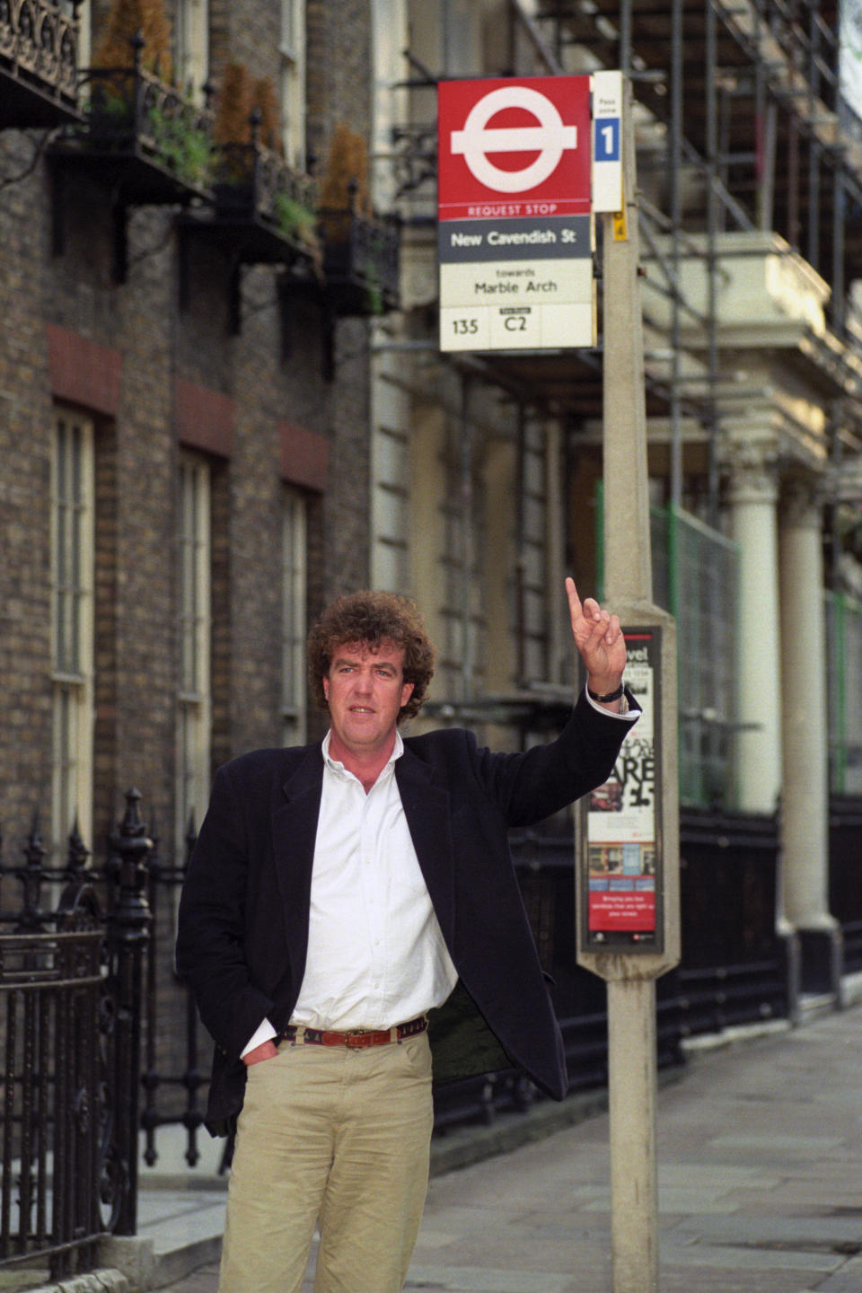 JEREMY CLARKSON FORGOES HIS USUAL MODE
OF TRANSPORT TO CATCH A BUS.