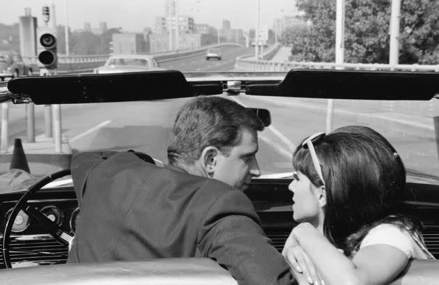 Ann Marie (Marlo Thomas) and Donald (Ted Bessell) in the 1965 pilot episode of 