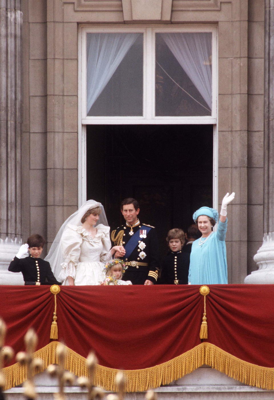 <p>En 1981, el príncipe Carlos se casó con Lady Diana Spencer y la reina supo que la siguiente generación de la familia real estaba en camino (Tim Graham Photo Library a través de <em>Getty Images</em>).</p> 