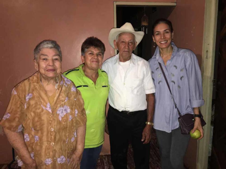 Chris and Galina with new friends in Costa Rica. PA REAL LIFE