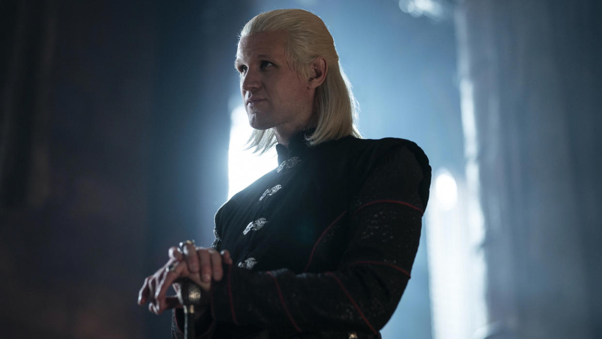  Matt Smith as Daemon Targaryen in the throne room in House of the Dragon 