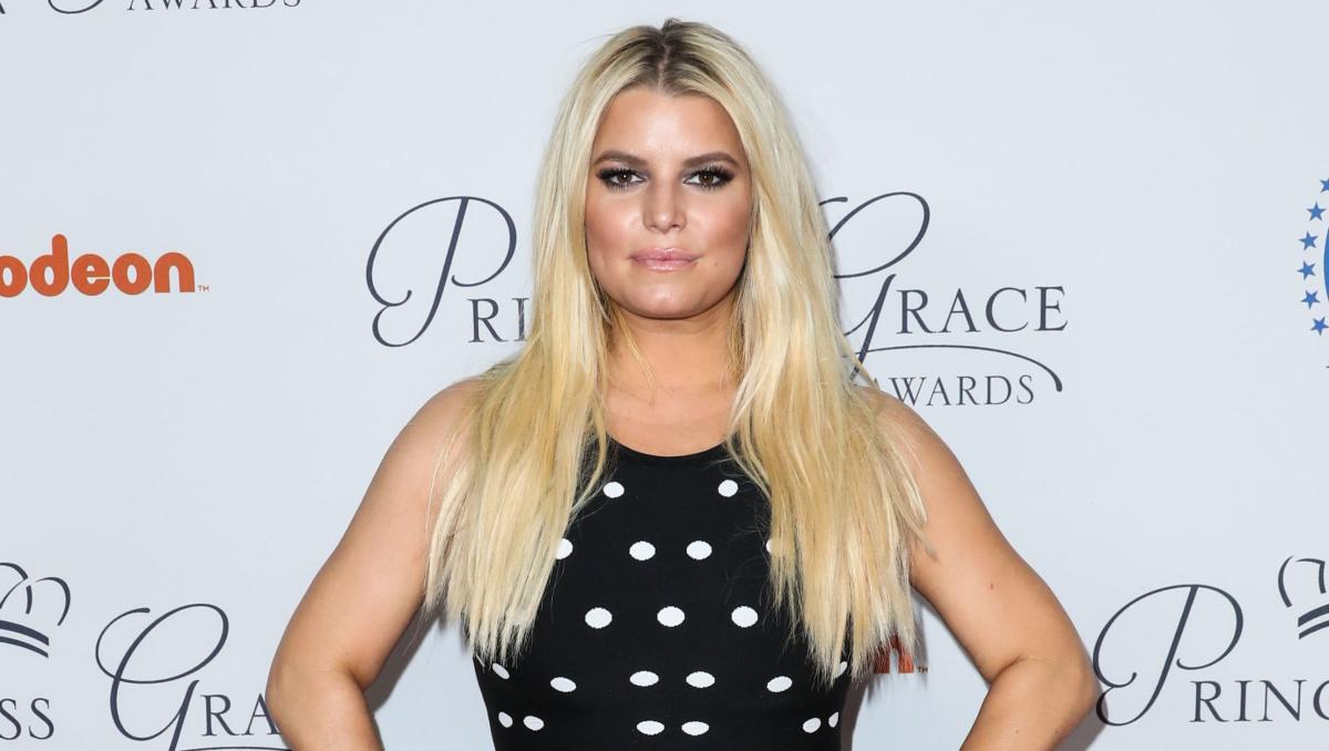 Jessica Simpson and her family are all smiles enjoying the holiday season:  'Feeling festive