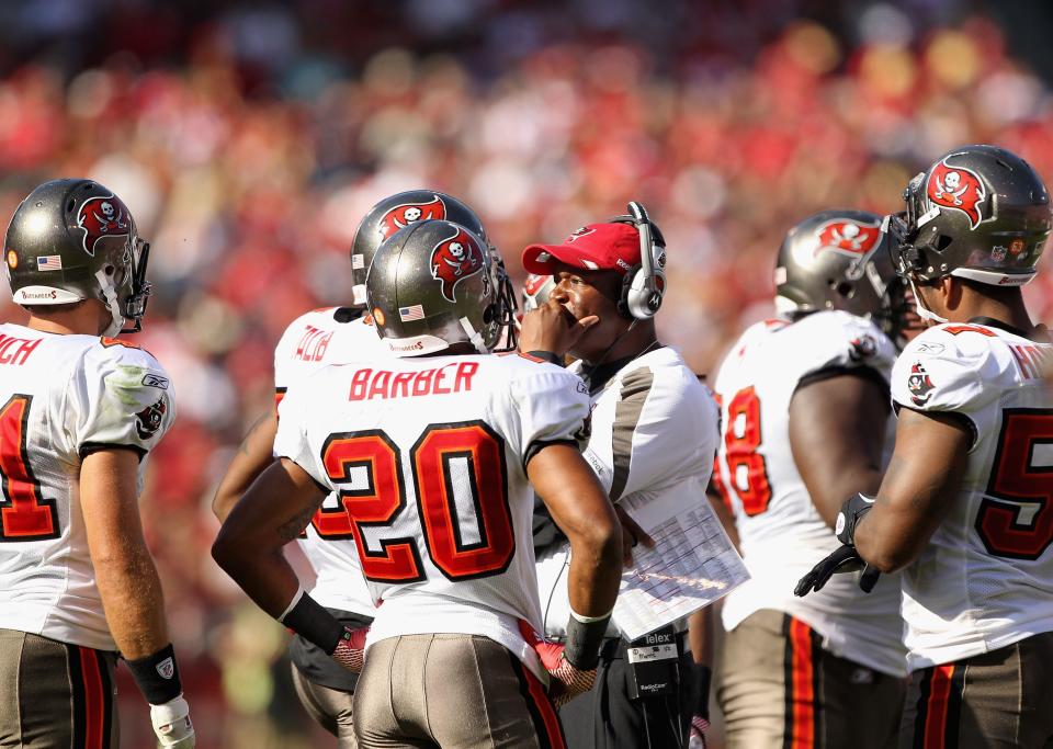 SAN FRANCISCO, CA - OCTOBER 09:  Head coach Raheem Morris of the Tampa Bay Buccaneers speaks to his team during their loss to the San Francisco 49ers at Candlestick Park on October 9, 2011 in San Francisco, California.  (Photo by Ezra Shaw/Getty Images)