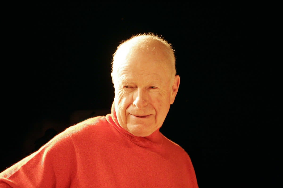 Peter Brook directing ‘Ta Main Dans La Mienne’ in 2005  (Shutterstock)