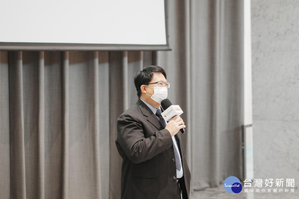 台灣微軟王禎輝資深業務經理出席致詞。