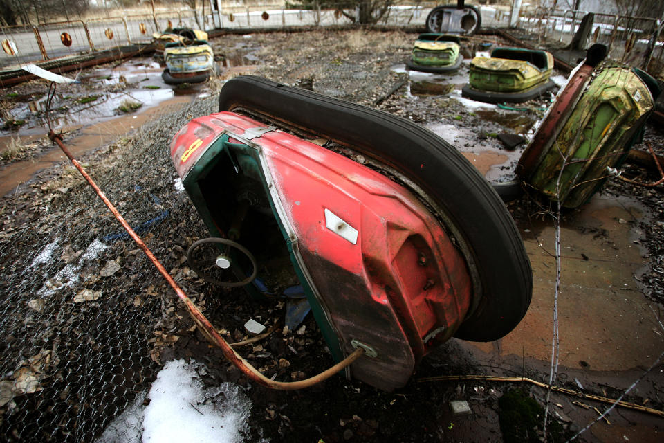 A view of an amusement park in the centre of the abandoned town of Pripyat, in the 30 km (19 miles) exclusion zone around the closed Chernobyl nuclear power plant March 31, 2006. Around 50,000 Pripyat residents were evacuated after the disaster, taking only few belongings. Ukraine is preparing to mark the 20th anniversary of the world's worst nuclear disaster, when a reactor at the Chernobyl plant exploded, spreading  radioactivity across Europe and the Soviet Union.   REUTERS/Damir Sagolj