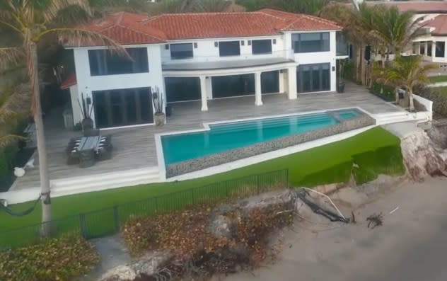 Property at the home of Conair heiress Babe Rizzuto has sustained damage due to erosion this winter in Jupiter Inlet Colony, Florida (Stephen Ippolito via Storyful)
