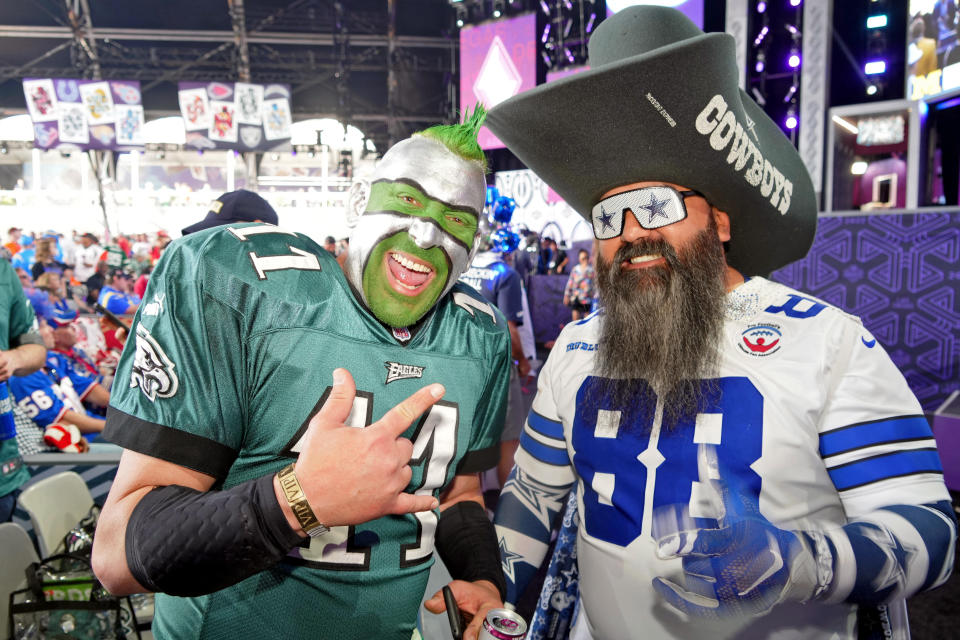 Where else can Eagles and Cowboys fans unite without bloodshed?  (Kirby Lee / USA TODAY Sports)