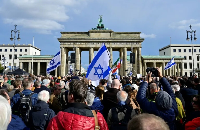 'Every single attack on Jews, on Jewish institutions, is a disgrace for Germany,' President Frank-Walter Steinmeier told the crowd in Berlin (John MACDOUGALL)