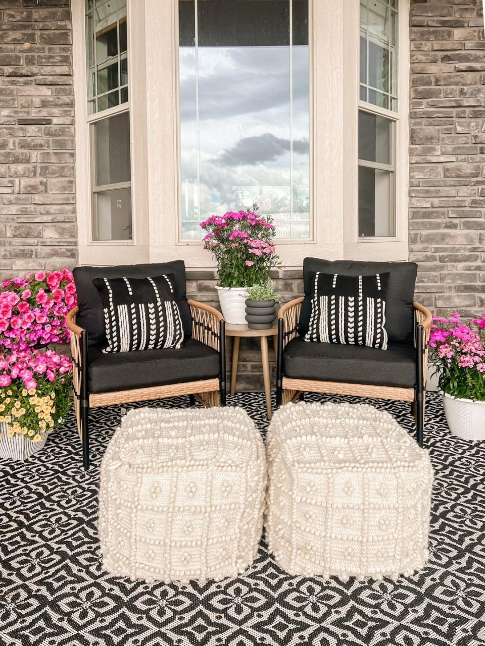 summer decorating ideas black white patio