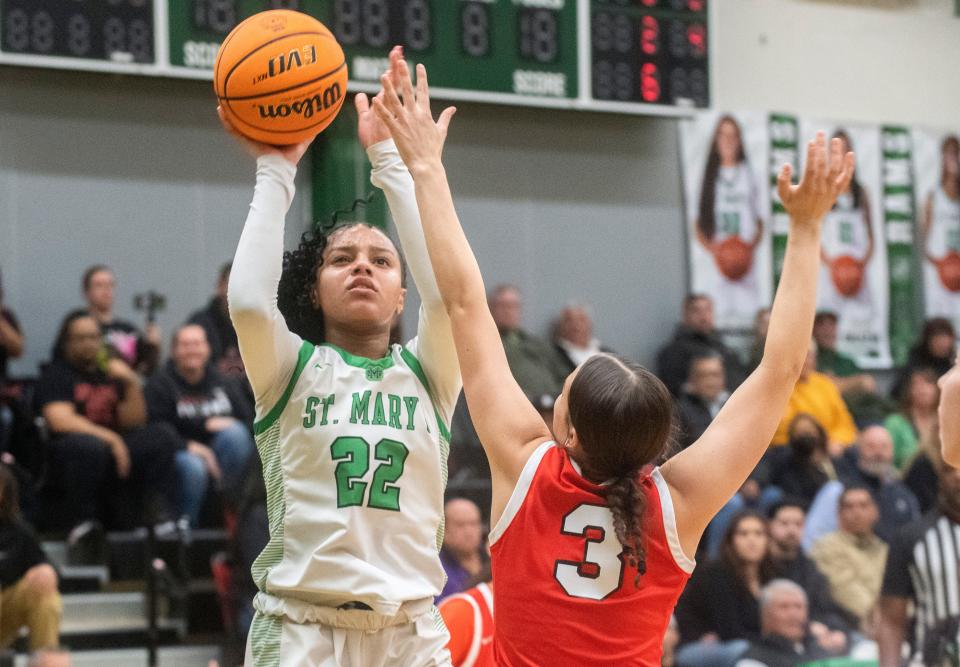 Jordan Lee of Stockton (Calif.) St. Mary's is considered a top-10 prospect nationally for the recruiting class of 2024. She committed to Texas on Friday.