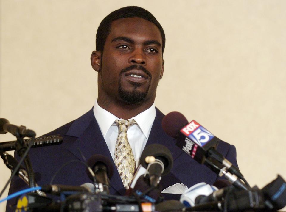 michael vick appears appears in court