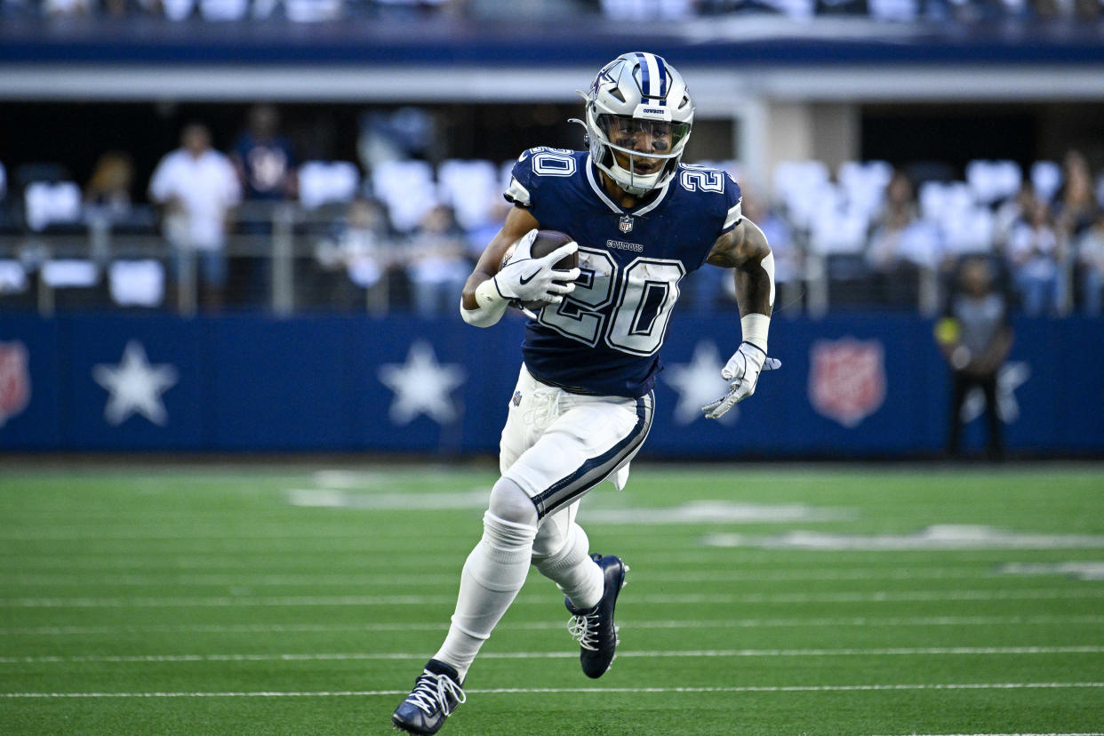 Oct 30, 2022; Arlington, Texas, USA; Dallas Cowboys running back Tony Pollard (20) in action during the game between the Dallas Cowboys and the Chicago Bears at AT&T Stadium. Mandatory Credit: Jerome Miron-USA TODAY Sports