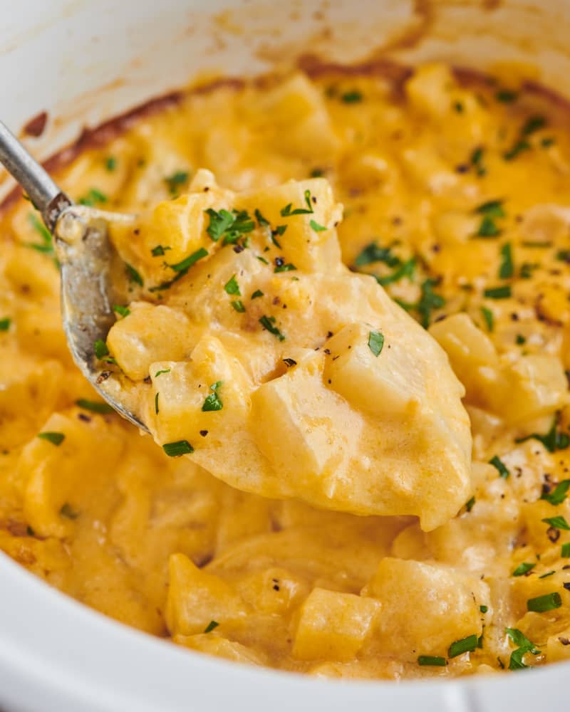 Slow Cooker Cheesy Potatoes