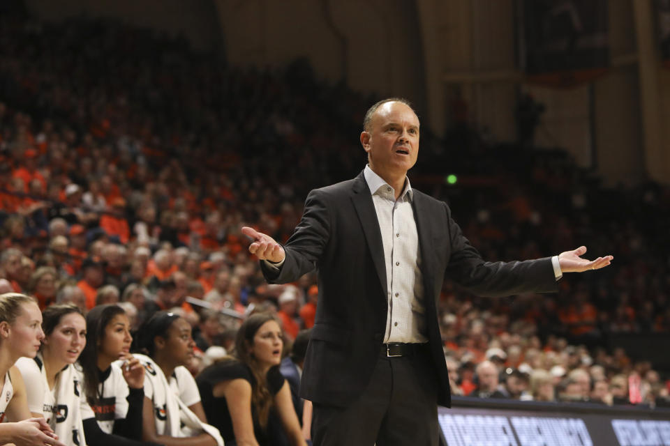 Oregon State head coach Scott Rueck reacts to an referee call during the second half of an NCAA college basketball game against Stanford in Corvallis, Ore., Sunday, Jan. 19, 2020. (AP Photo/Amanda Loman)