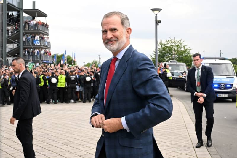 King Felipe of Spain arrives at the stadium ahead of the UEFA Euro 2024 Group B football match between Spain and Italy at the Schalke Arena. Julian Stratenschulte/dpa