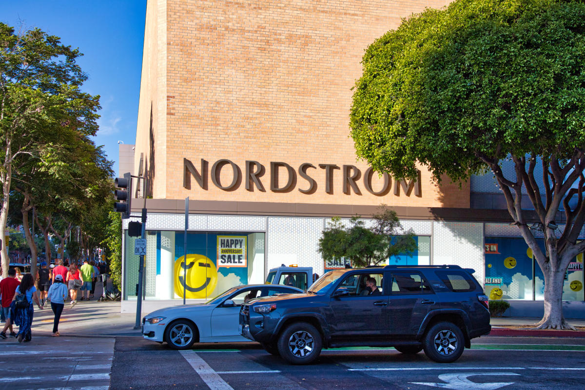 #Nordstrom’s secret sale is packed with amazing spring finds from Tory Burch, Birkenstock and more — up to 60% off