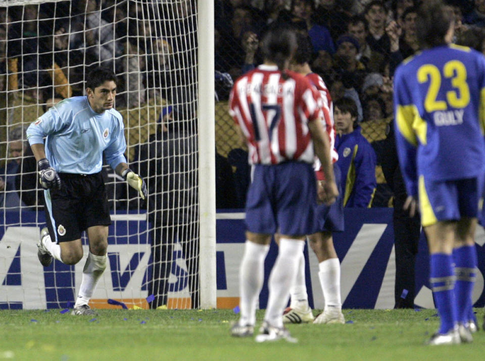 Jesús Corona fue el refuerzo de las Chivas de Guadalajara para la Copa Libertadores de 2005 (Foto: DANIEL GARCIA/ Getty Images)