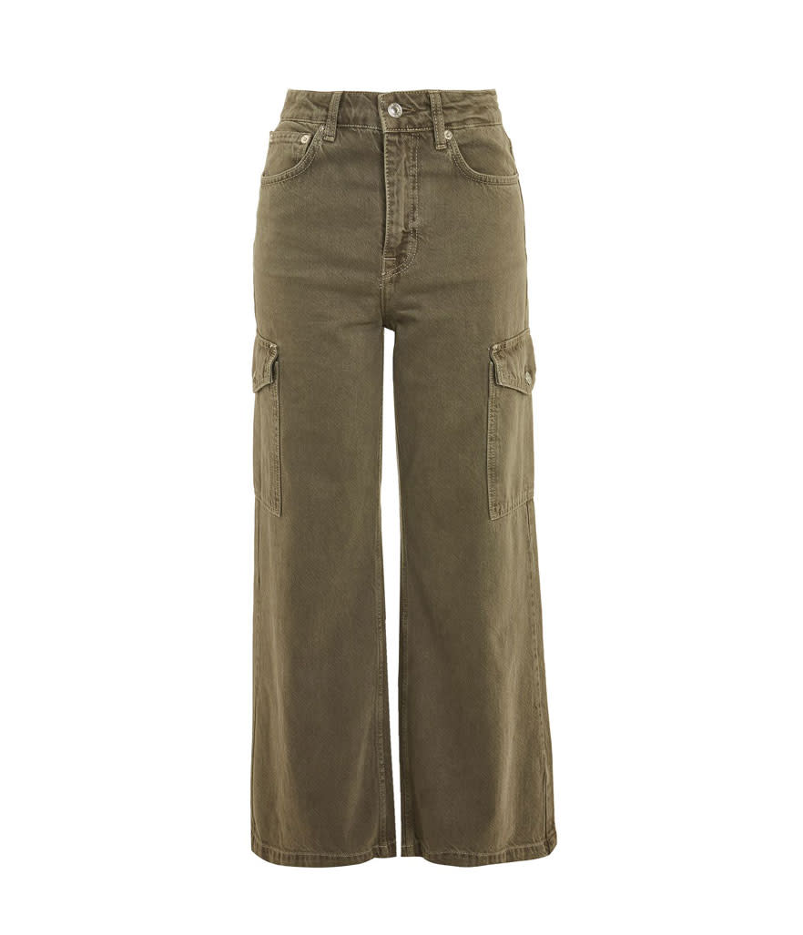 <p>Moto Cargo Wide Leg Cropped Jeans, $75, <a rel="nofollow noopener" href="http://us.topshop.com/webapp/wcs/stores/servlet/ProductDisplay?searchTermScope=3&searchType=ALL&viewAllFlag=false&CE3_ENDECA_PRODUCT_ROLLUP_ENABLED=N&catalogId=33060&productOnlyCount=1&sort_field=Relevance&storeId=13052&qubitRefinements=siteId%3DTopShopUS&langId=-1&beginIndex=1&productId=29965549&pageSize=20&defaultGridLayout=3&searchTerm=TS02C03MKHA&productIdentifierproduct=product&DM_PersistentCookieCreated=true&searchTermOperator=LIKE&x=25&geoip=search&y=11" target="_blank" data-ylk="slk:topshop.com;elm:context_link;itc:0;sec:content-canvas" class="link ">topshop.com</a> </p>