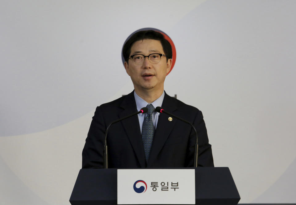 South Korean Vice Unification Minister Chun Hae-sung speaks during a press conference at the Unification Ministry in Seoul, South Korea, Friday, March 22, 2019. North Korea abruptly withdrew its staff from an inter-Korean liaison office in the North on Friday, Seoul officials said. (AP Photo/Ahn Young-joon)