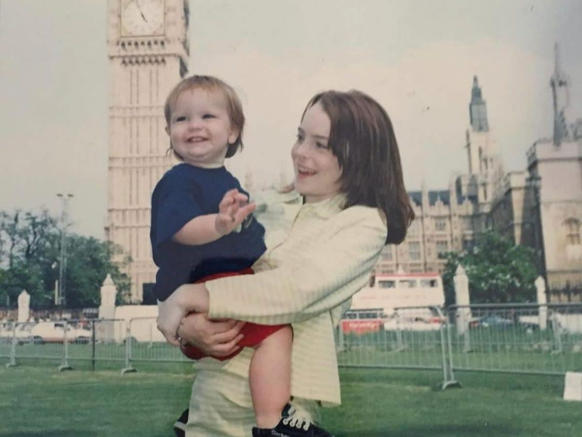 The throwback photo of Lohan with her brother, taken while filming ‘The Parent Trap’ (Instagram @lindsaylohan)