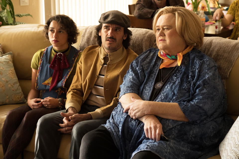 Lea Catania, Julien Heron and Louie Anderson in Baskets