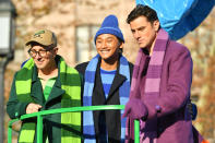 <p><em>Blue's Clues</em> three hosts Steve Burns (Steve), Donovan Patton (Joe) and Joshua Dela Cruz (Josh) reunited to celebrated the show's 25th anniversary and sing together atop the Nick Jr. float.</p>