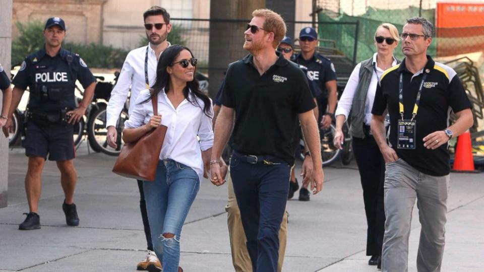 La pareja a su llegada al lugar donde se celebró un partido de tenis.