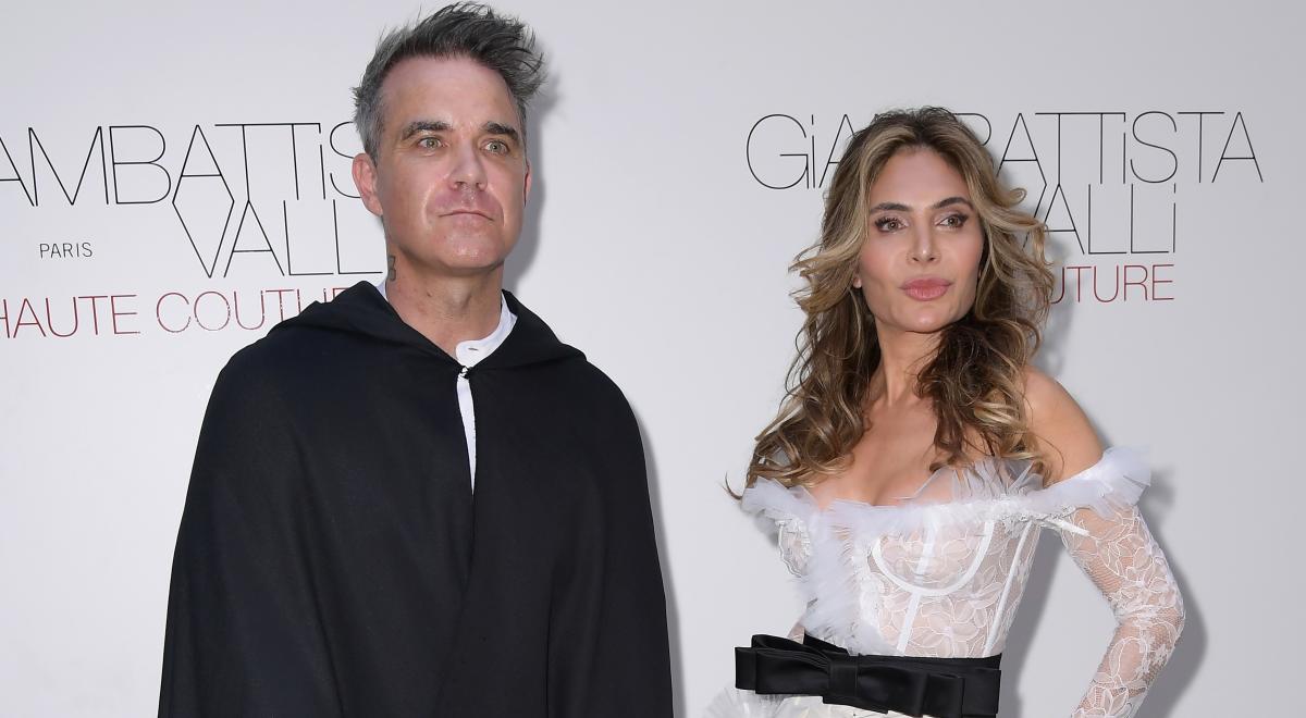 Robbie Williams says hes stopped looking for sex with strangers as wife Ayda Field keeps him satisfied HardwareZone Forums pic