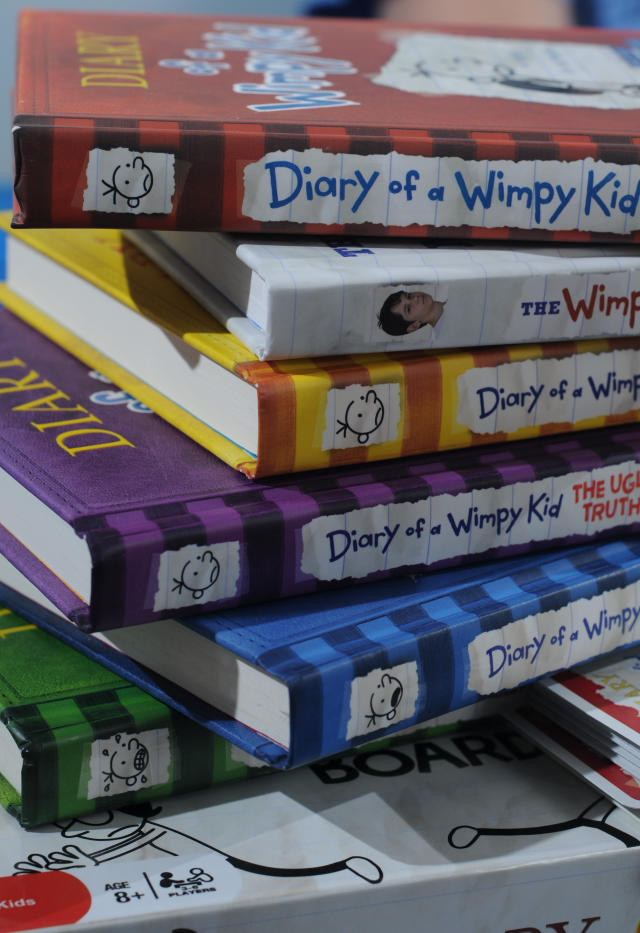  Diary of a Wimpy Kid 10 (Book 1 of 2) (New Version