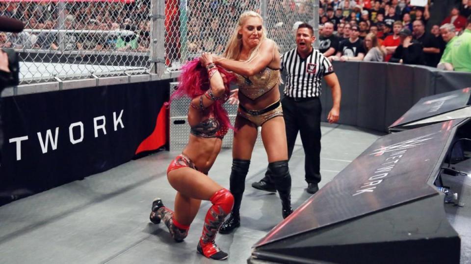 6. Sasha Banks vs Charlotte Flair (Hell in a Cell 2016)