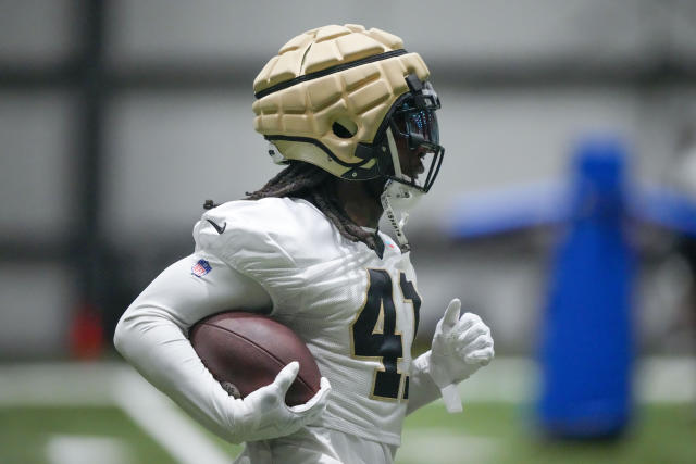 Saints place Alvin Kamara on reserve/COVID-19 list, RB reportedly out Sunday