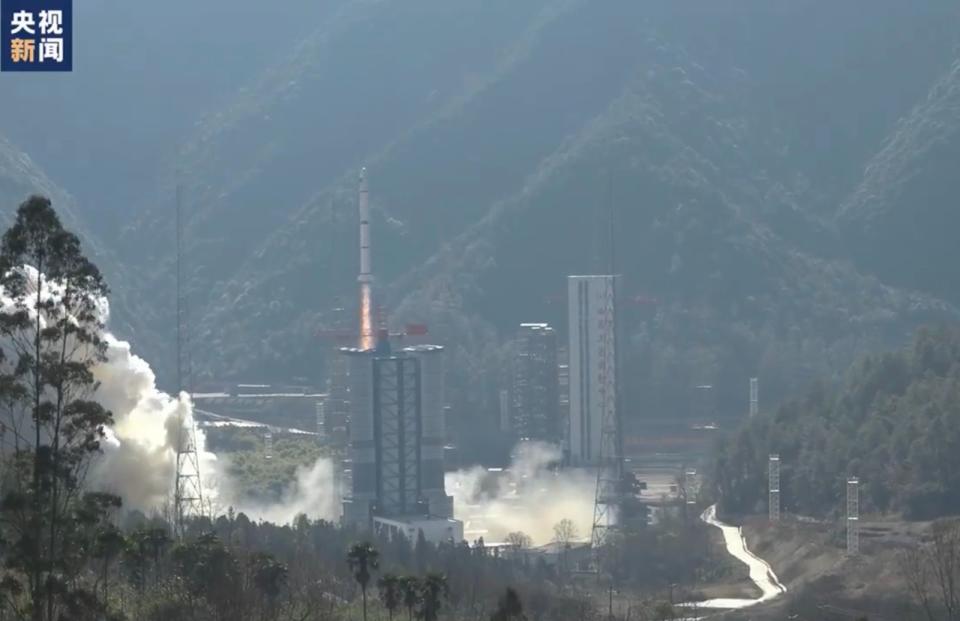 中國於2024.1.09由四川西昌衛星發射中心以長征2C火箭發射「愛因斯坦探針」科研衛星。摘自央視新聞網站。