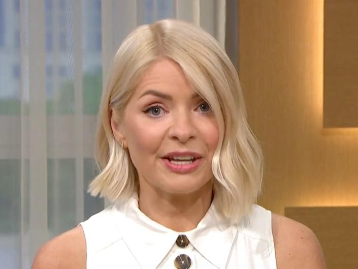 Holly Willoughby fala com Phillip Schofield sobre sua música 'This Morning'.  Retorno (ITV)