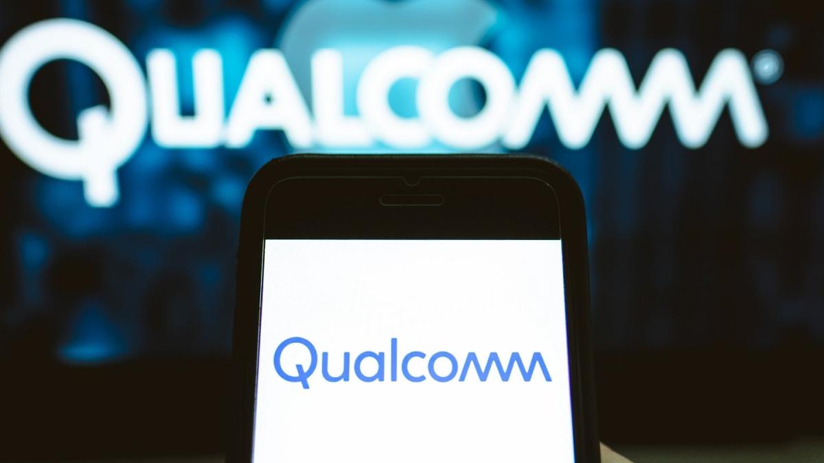 Qualcomm considering acquiring parts of Intel’s chip business