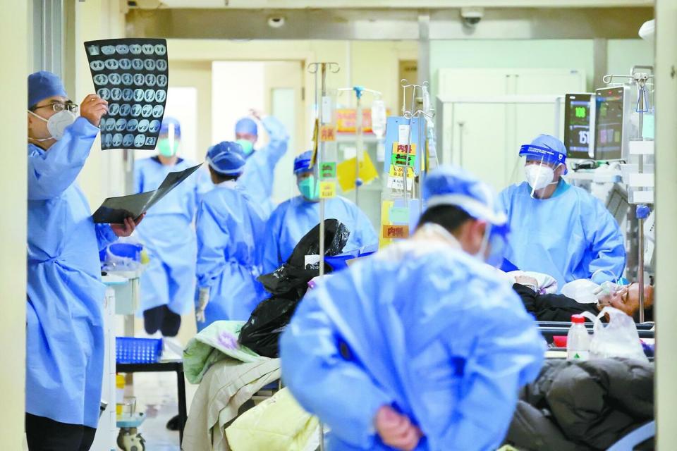 12月27日，北京朝陽醫院急診室。   圖:翻攝自北京晚報