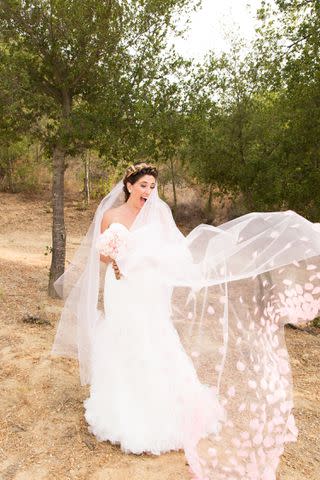 Pearl Wedding Veil in Woodland Elopement - Rock My Wedding