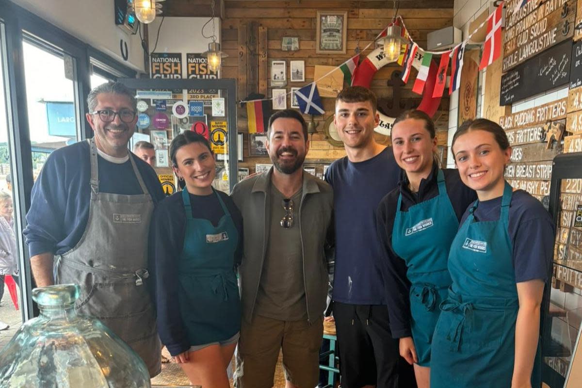 Martin Compston spotted at award-winning chippy loved by Glaswegians <i>(Image: Facebook)</i>