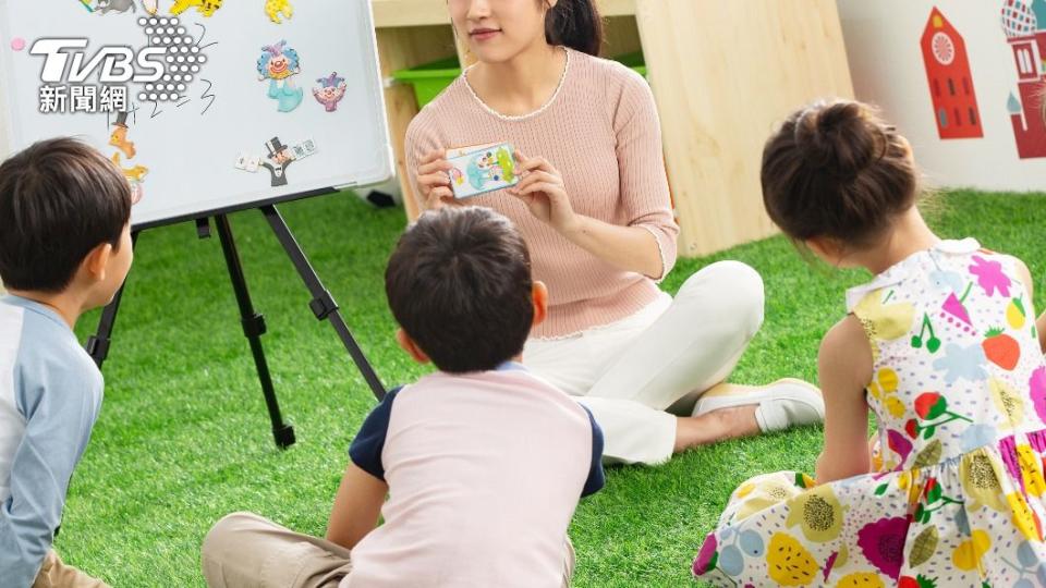 一名幼稚園老師日前分享自己遭家長投訴感到很委屈。（示意圖／shutterstock達志影像）