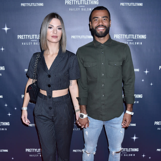 Ashley Cole se casa con la modelo italiana Sharon Canu credit:Bang Showbiz