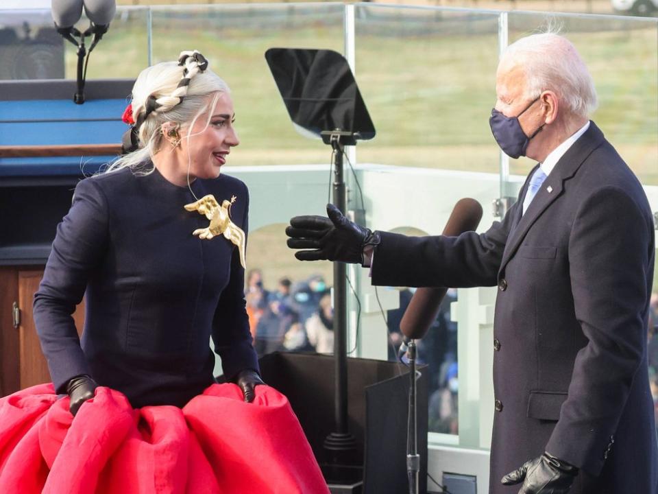 Lady Gaga ist auch bei der Amtseinführung von Joe Biden (re.) im Januar 2021 aufgetreten. (Bild: imago/ZUMA Wire)