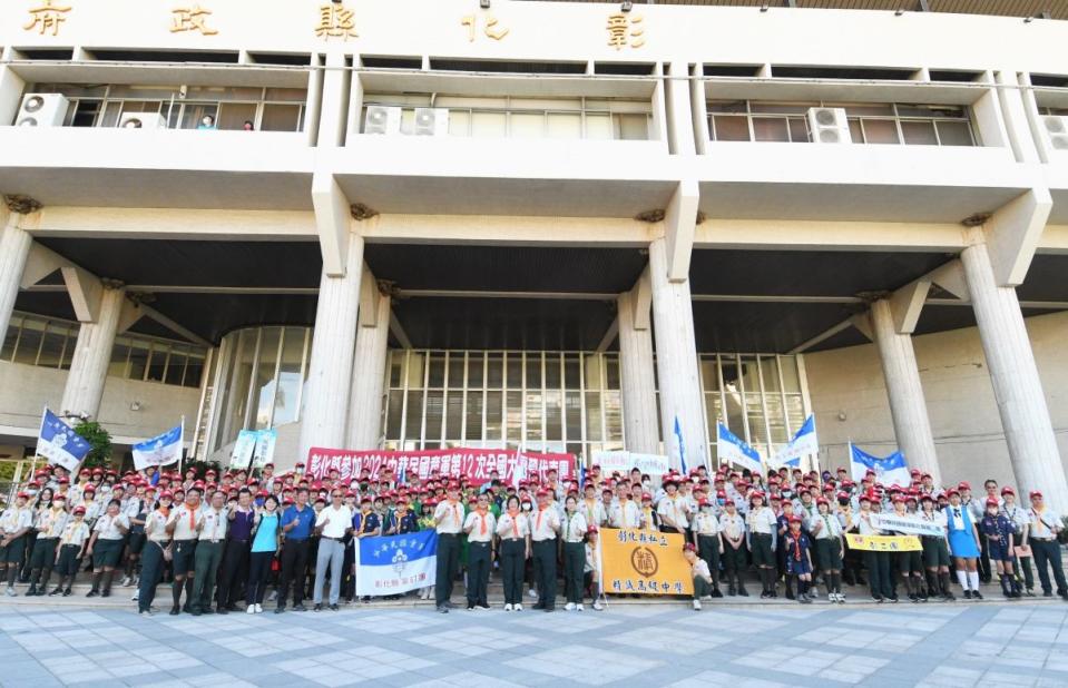 彰化縣參加「全國童軍大露營」陣容龐大，縣長王惠美特別授旗，期勉強化多元學習、團隊合作、日行一善。（圖：李河錫攝）