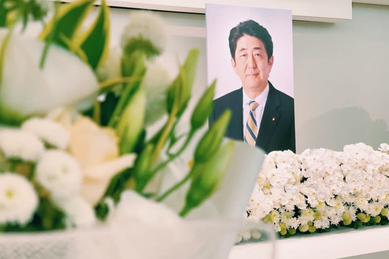 前日本首相安倍晉三遭槍擊身亡。（取自日台交流協會臉書）