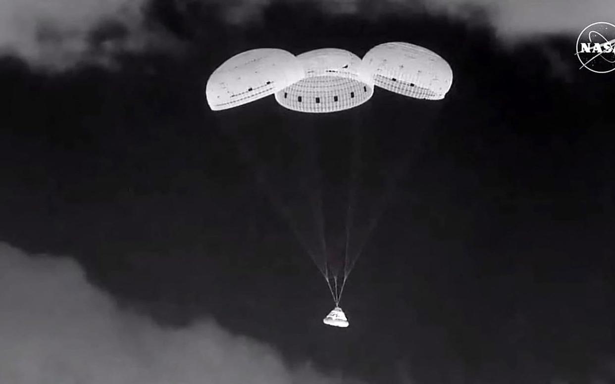 Nasa footage shows the Starliner approaching the landing site at White Sands