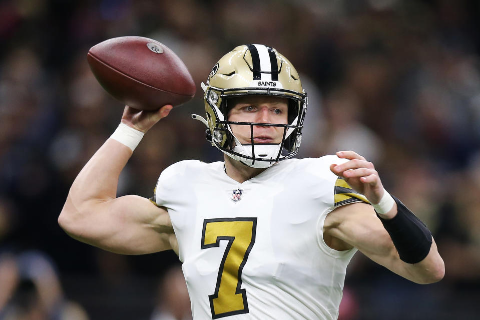 NEW ORLEANS, LOUISIANA - DECEMBER 02: Taysom Hill #7 of the New Orleans Saints looks to throw the ball from the pocket in the first quarter of the game against the Dallas Cowboys at Caesars Superdome on December 02, 2021 in New Orleans, Louisiana. (Photo by Jonathan Bachman/Getty Images)