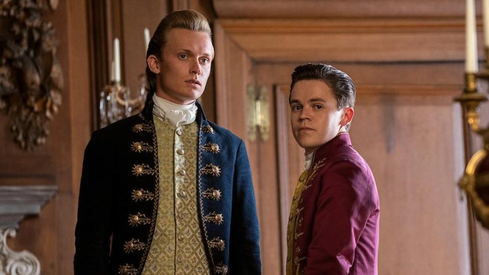 Reynolds (Freddie Denns) and Brimsley (Sam Clemmett) in “Bridgerton