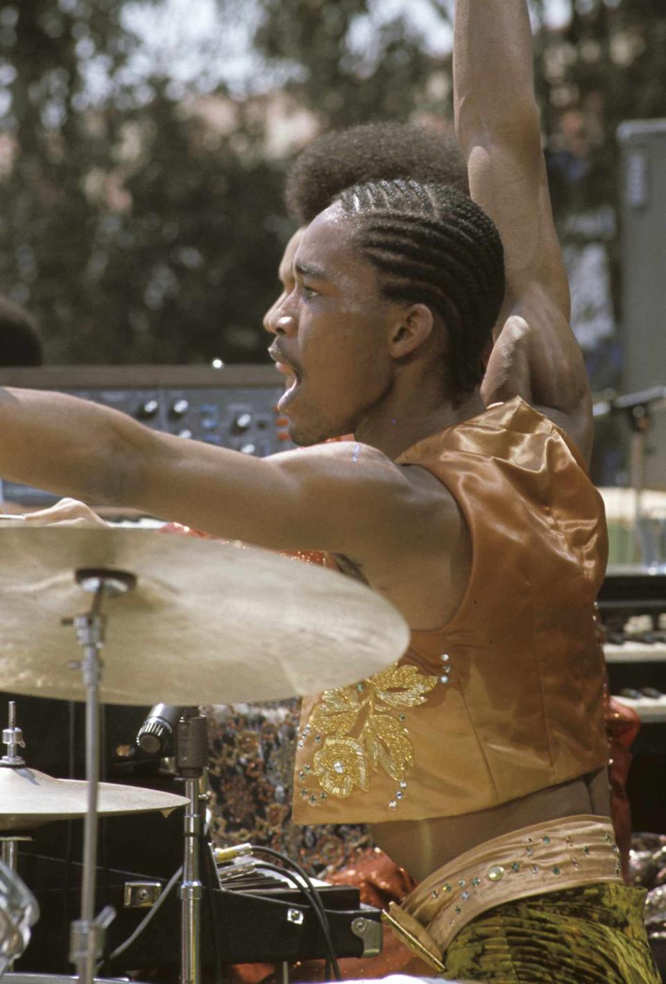 EARTH, WIND &amp; FIRE - IN CONCERT - &quot;California Jam&quot; Concert Coverage - Airdate: April 6, 1974