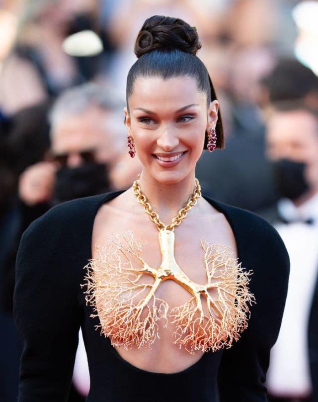 Bella Hadid on How She Avoided Wardrobe Malfunction with 2021 Cannes Lung  Necklace